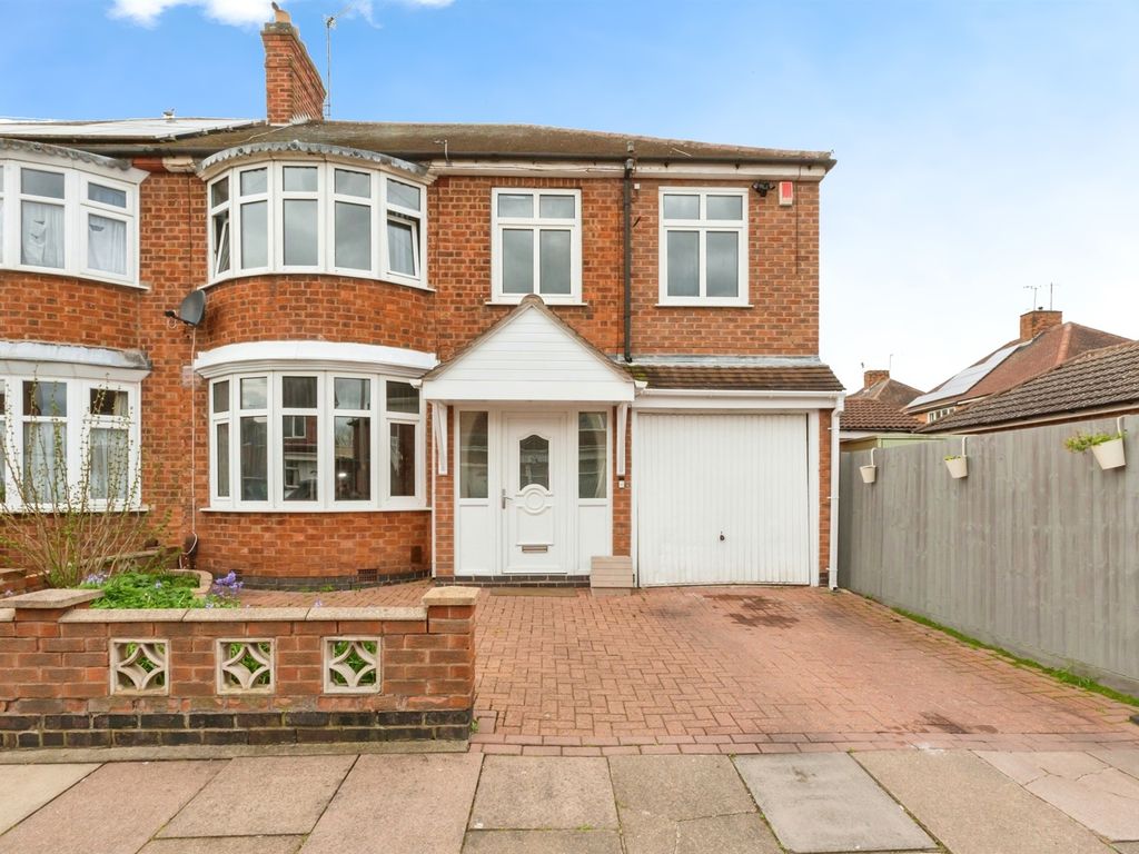 5 bed semidetached house for sale in Egerton Avenue, Leicester LE4, £