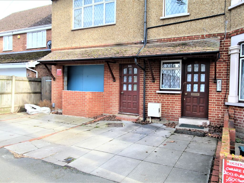 Room to rent in Sidney Road, Staines TW18 Zoopla