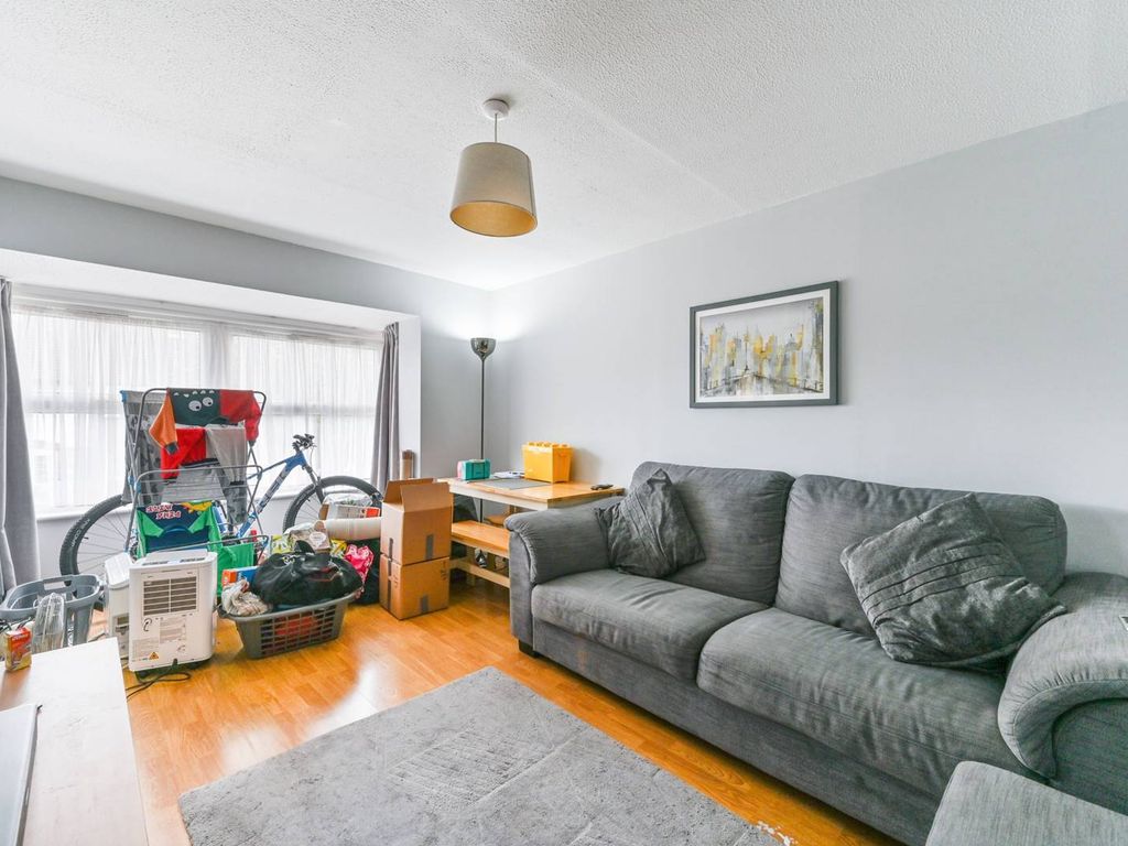 2 bed flat to rent in Granville Gardens, Streatham Common, London SW16