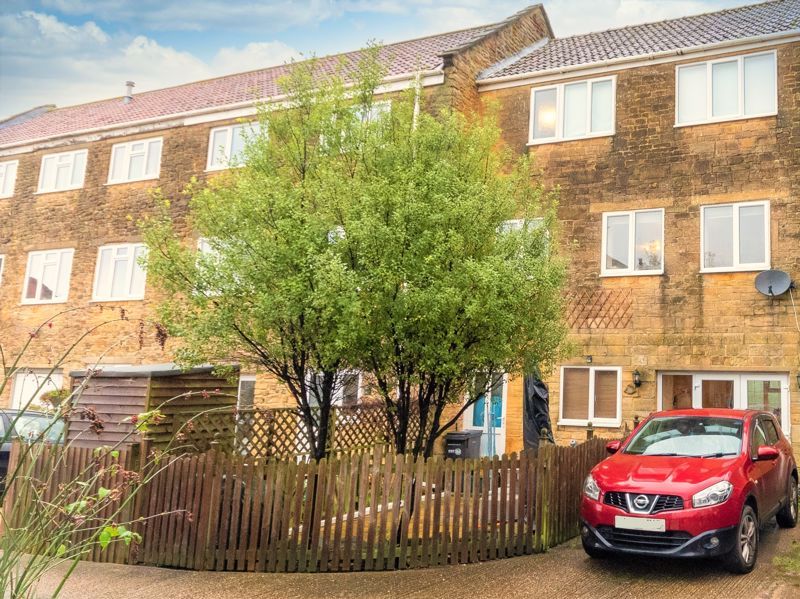 3 bed town house for sale in Hamdon Close, StokeSubHamdon TA14 Zoopla