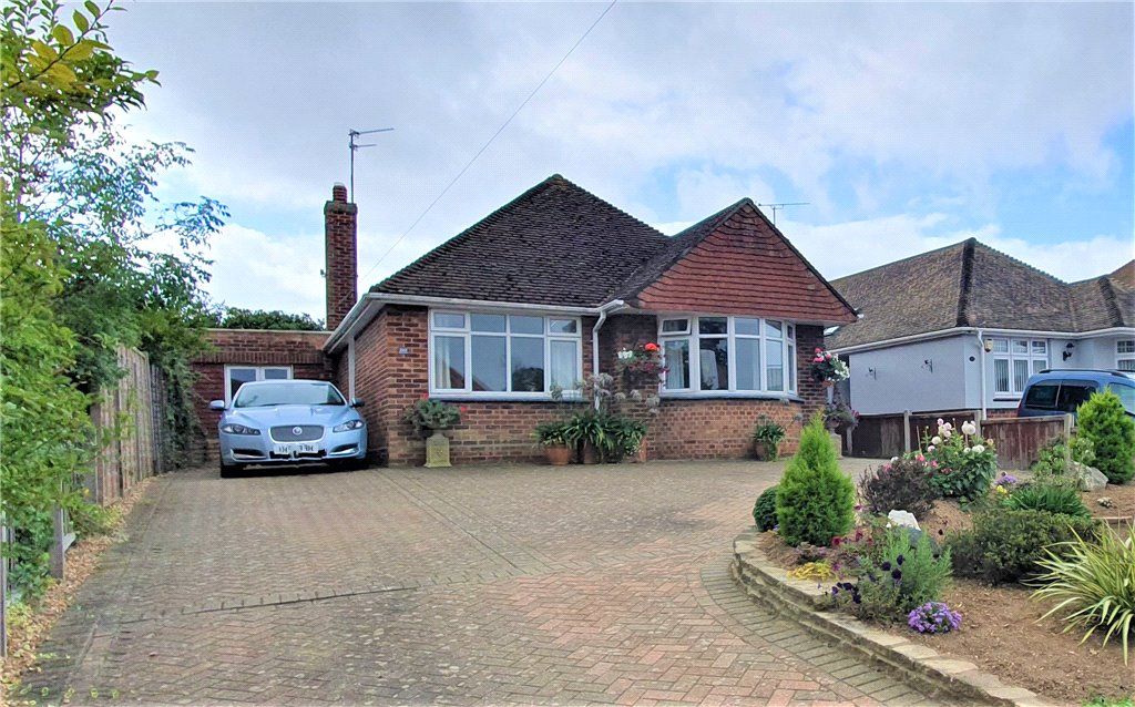 3 bed bungalow for sale in Holland Road, ClactonOnSea, Essex CO15, £