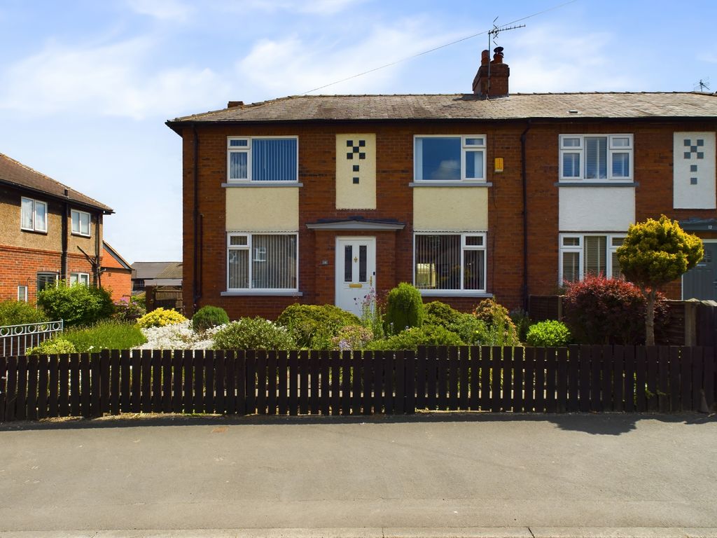 3 bed semidetached house for sale in Carlton Lane, Lofthouse