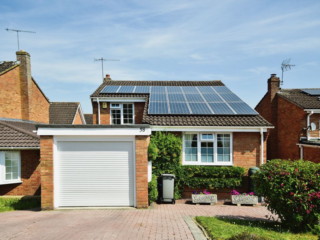 4 bed detached house for sale in Cloverlands Haydon Wick, Swindon