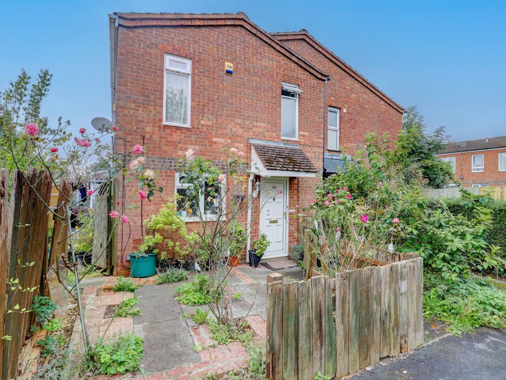 3 bed detached house for sale in Brandon Road, High