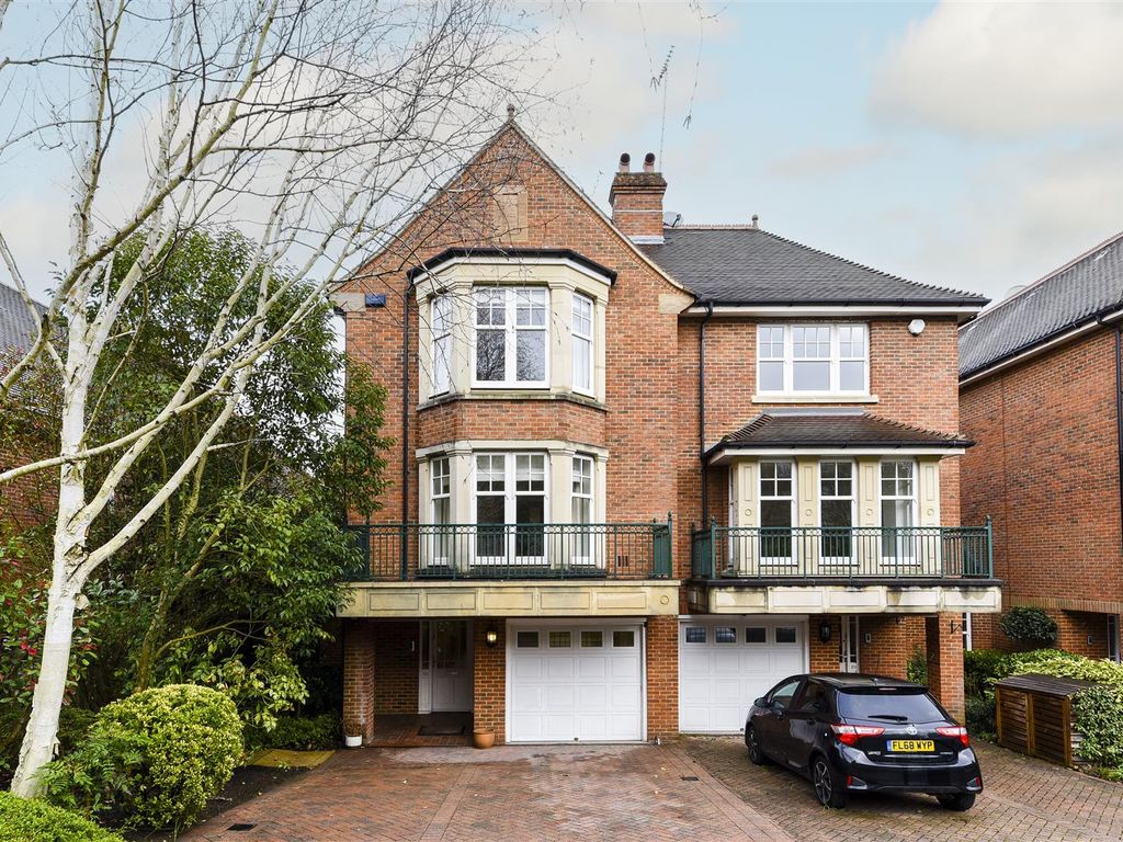 5 bed semidetached house to rent in Mountview Close, Hampstead Garden