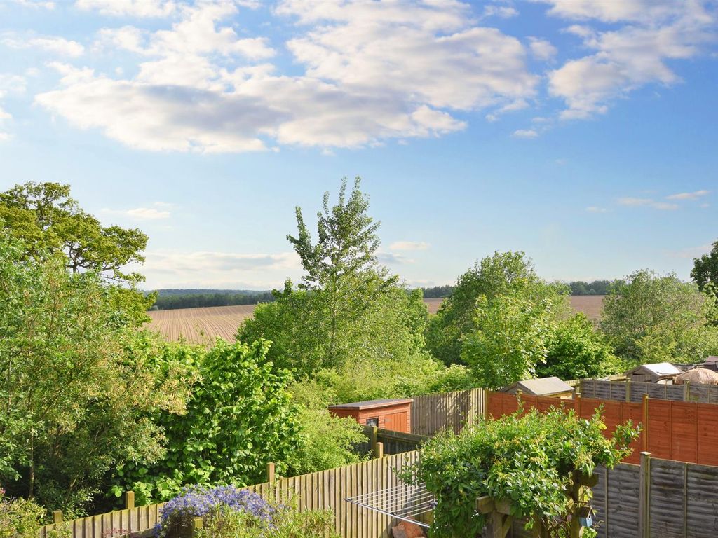 3 bed town house for sale in Vanguard Chase, Norwich NR5, £320,000 Zoopla