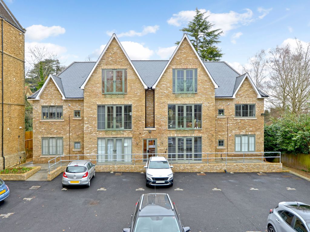 2 bed flat for sale in Filmer Grove, Godalming GU7 Zoopla