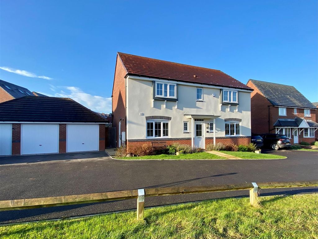 4 bed detached house for sale in Morant View, Bowbrook, Shrewsbury SY5