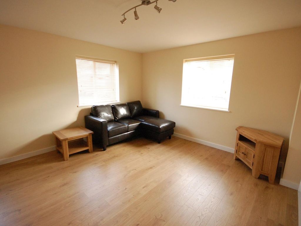 2 bed flat to rent in Kings Walk, Reading RG1 Zoopla
