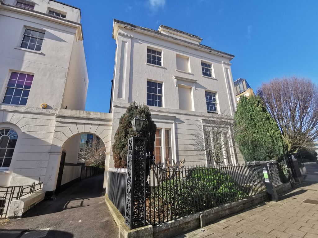 Office to let in Ground Floor, 29 Carlton Crescent, Southampton