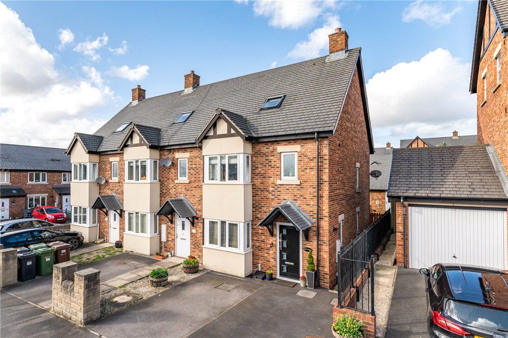 3 bed town house for sale in Parkinson Way, Guiseley, Leeds, West