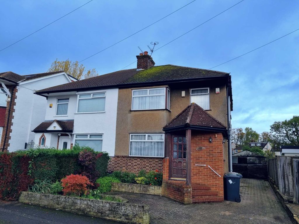 3 bed semidetached house for sale in Allandale Crescent, Potters Bar