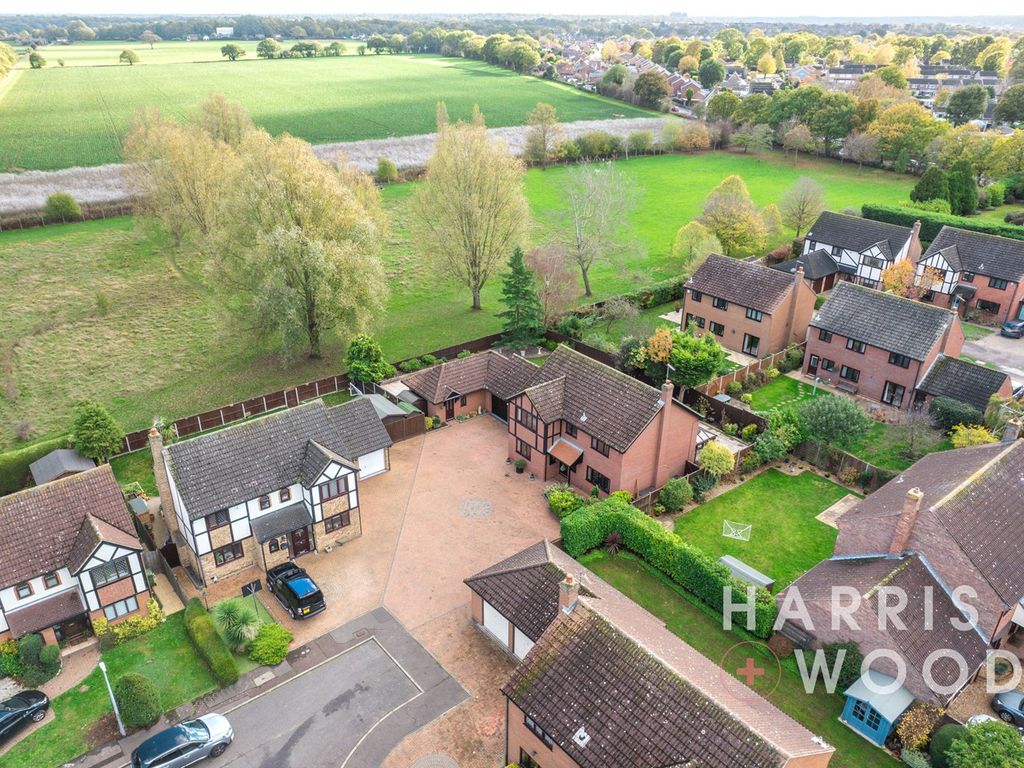 Woodview Close, Colchester, Essex CO4  