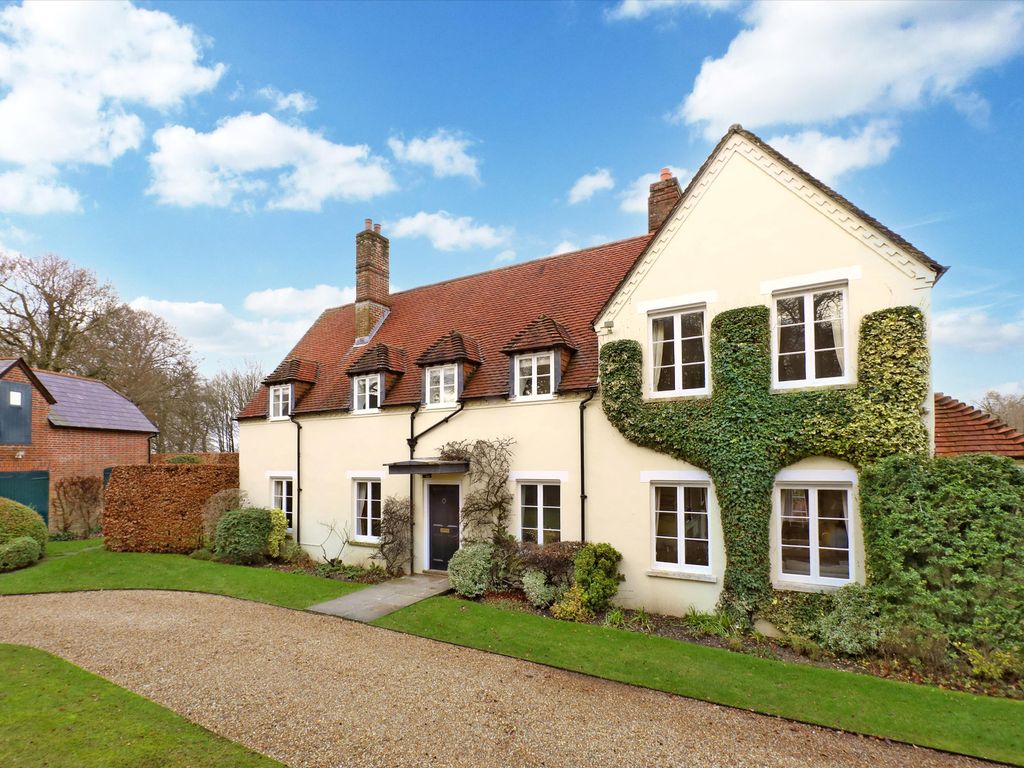 8 bed detached house for sale in Dummer, Basingstoke, Hampshire RG25, £