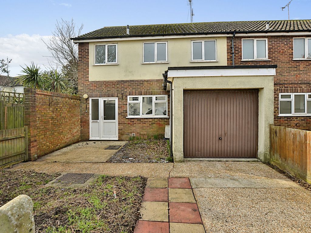 3 bed end terrace house for sale in South Street, Lydd, Romney Marsh