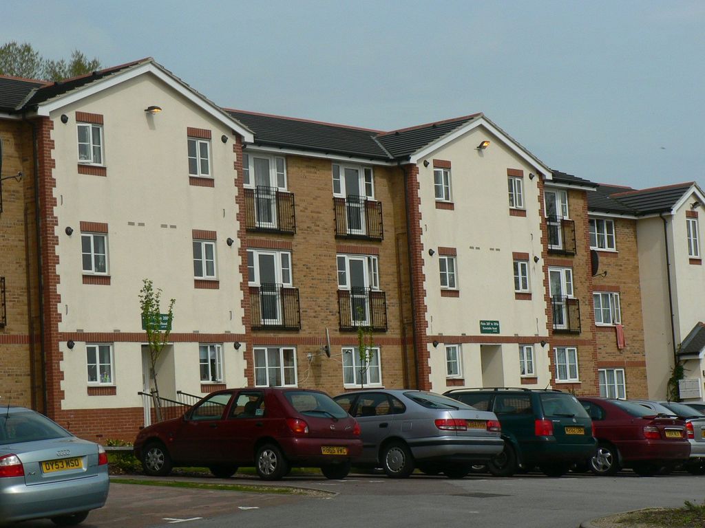 Studio to rent in Dunstable Road, Luton LU4 Zoopla