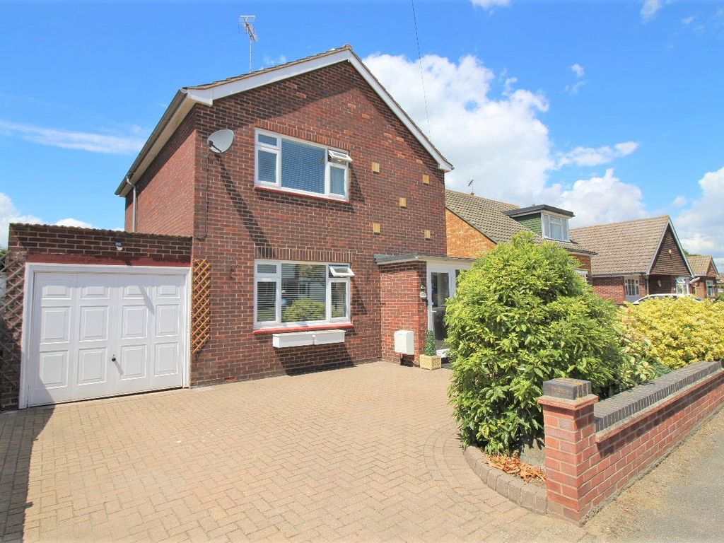 3 bed detached house for sale in Norwood Avenue, Clacton On Sea CO15
