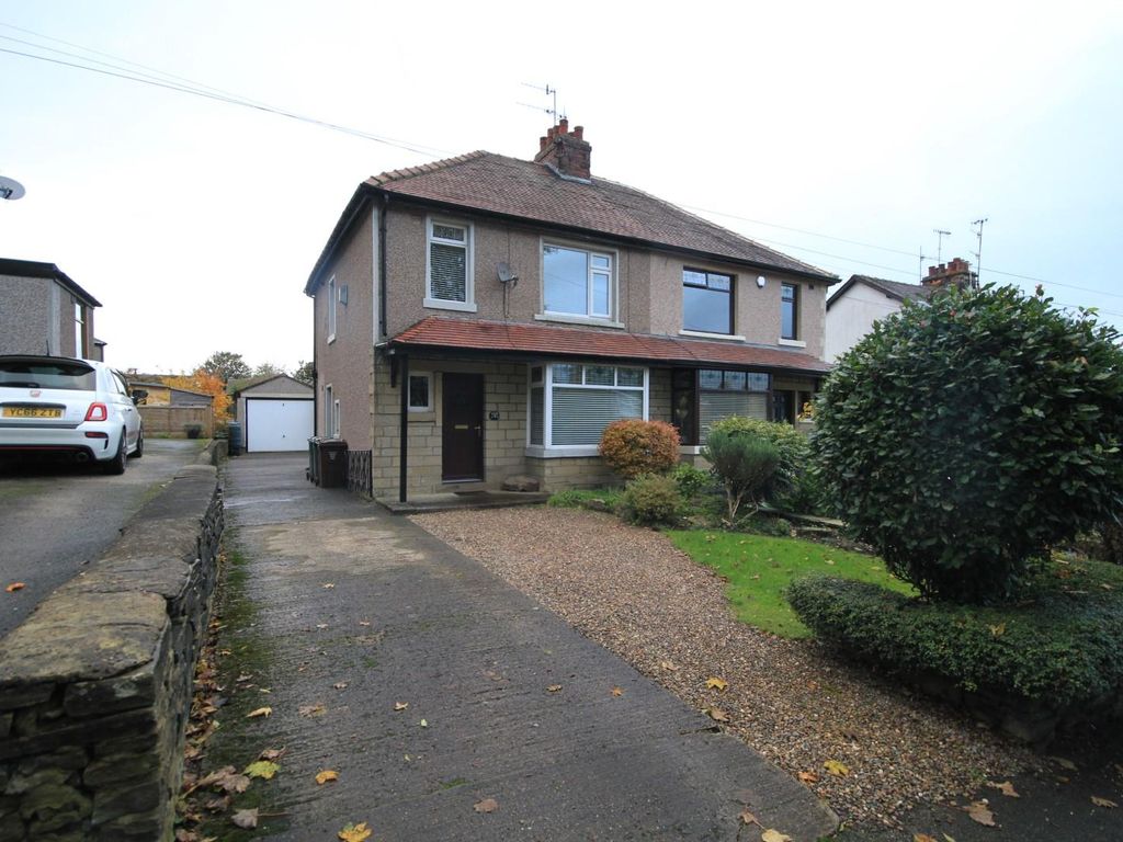 3 bed semidetached house for sale in Apperley Road, Apperley Bridge