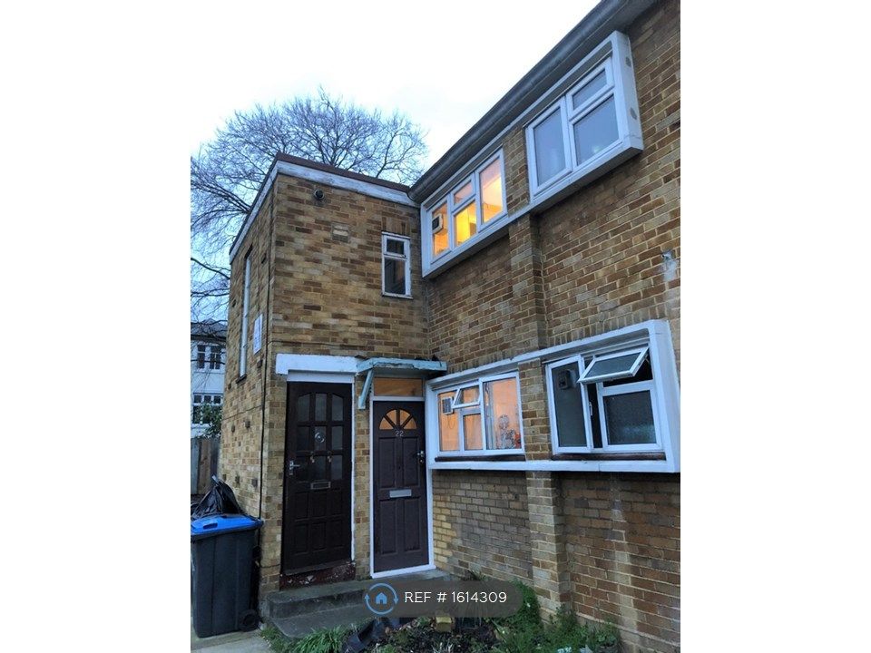 3 bed terraced house to rent in Dolphin Close, Surbiton KT6 Zoopla