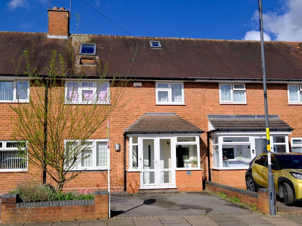 4 bed terraced house for sale in Chilcote Close, Hall Green, Birmingham