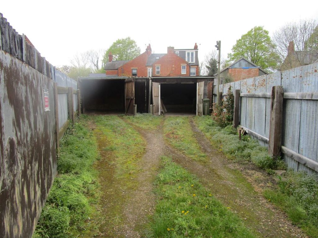 Land for sale in Wellingborough Road, Olney MK46, £30,000 Zoopla