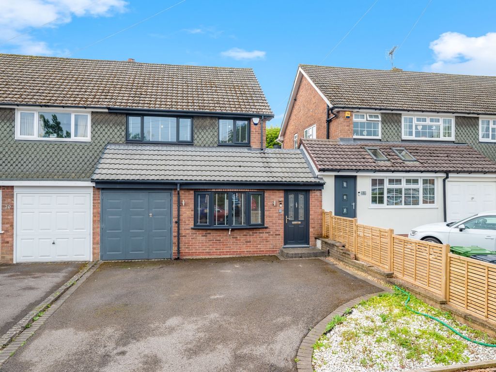 3 bed semidetached house for sale in Windrush Road, Hollywood