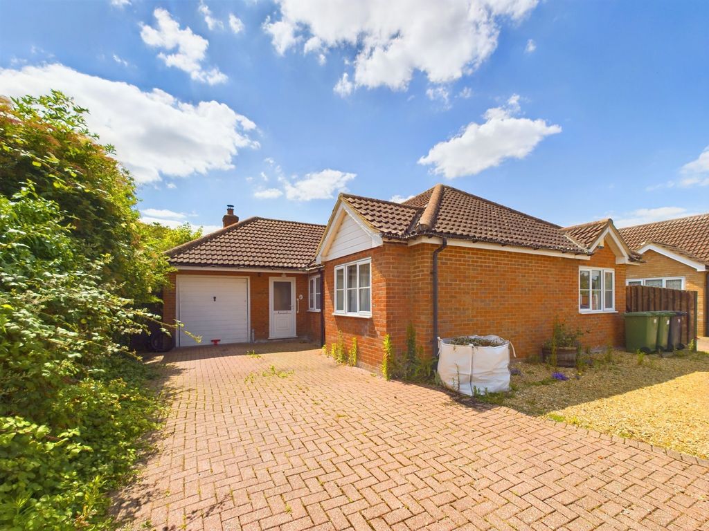 3 bed detached bungalow for sale in Holborn View, Sawtry