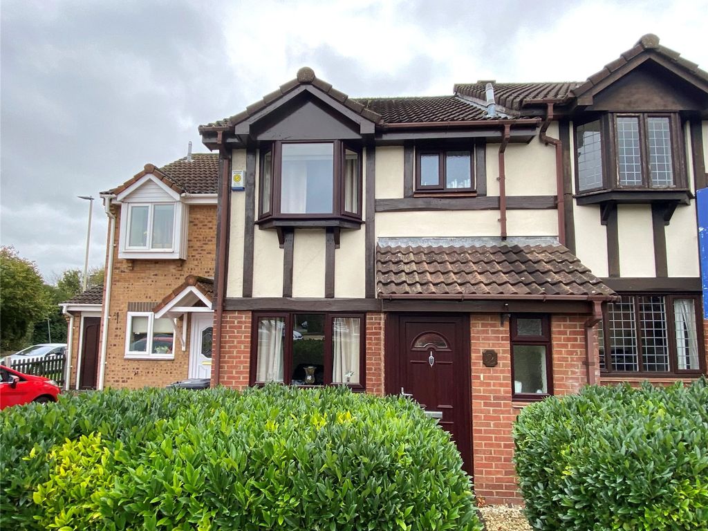 3 bed terraced house for sale in Otter Road, Abbeymead, Gloucester, Gloucestershire GL4 Zoopla