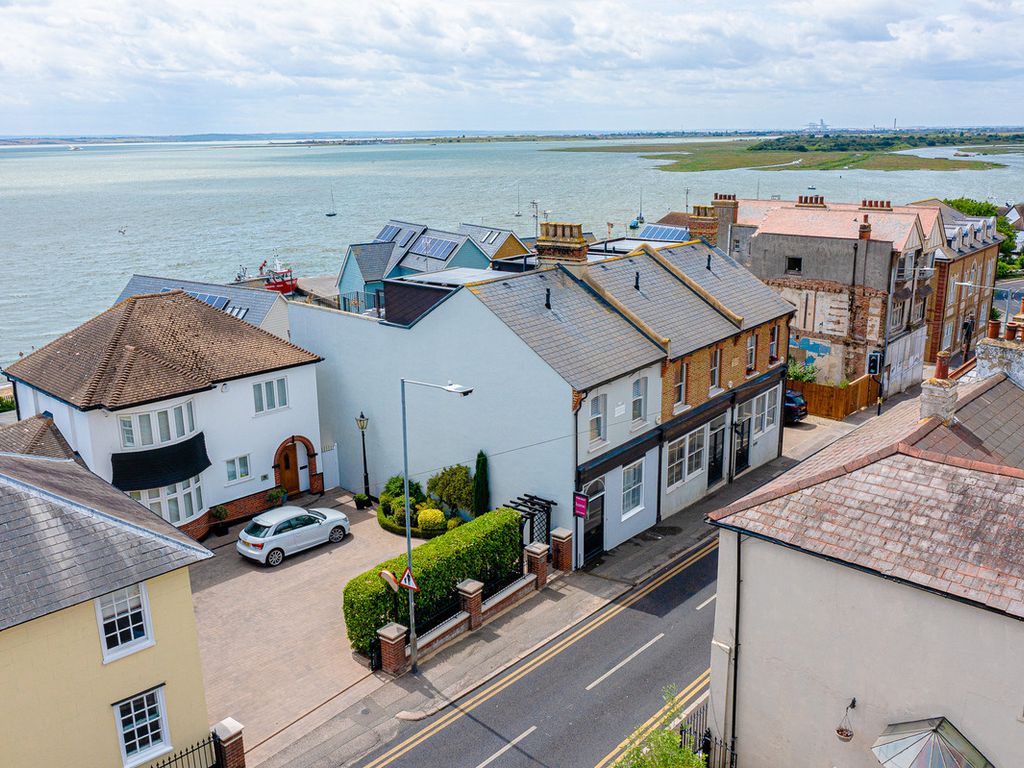 4 bed end terrace house for sale in Leigh Hill, LeighOnSea SS9 Zoopla