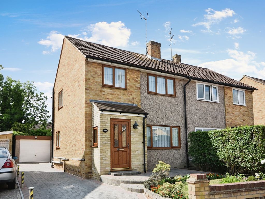 3 bed semidetached house for sale in Lucas Avenue, Chelmsford CM2 Zoopla