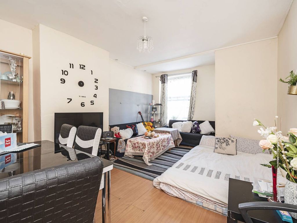 Pembury Road, Hackney Downs, London E5  