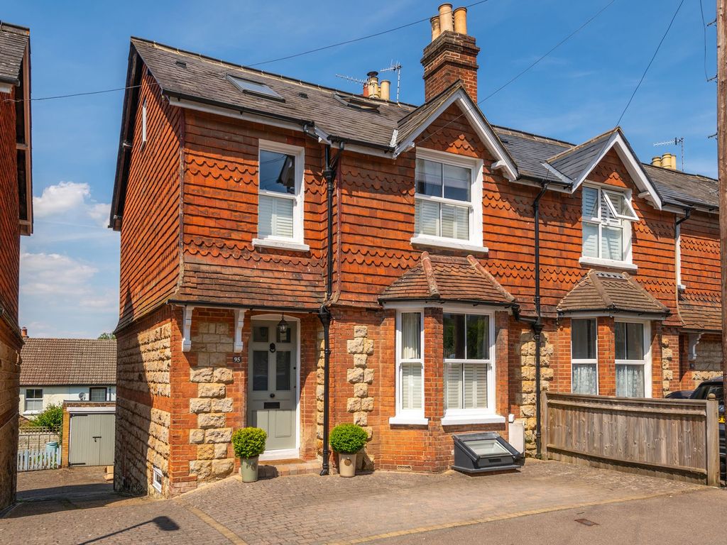 4 bed semidetached house for sale in Grovehill Road, Redhill RH1 Zoopla