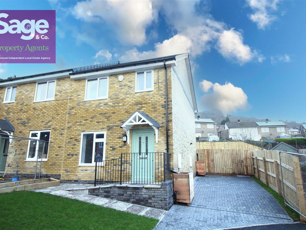 3 bed semidetached house for sale in Elm Drive, Risca, Newport NP11, £