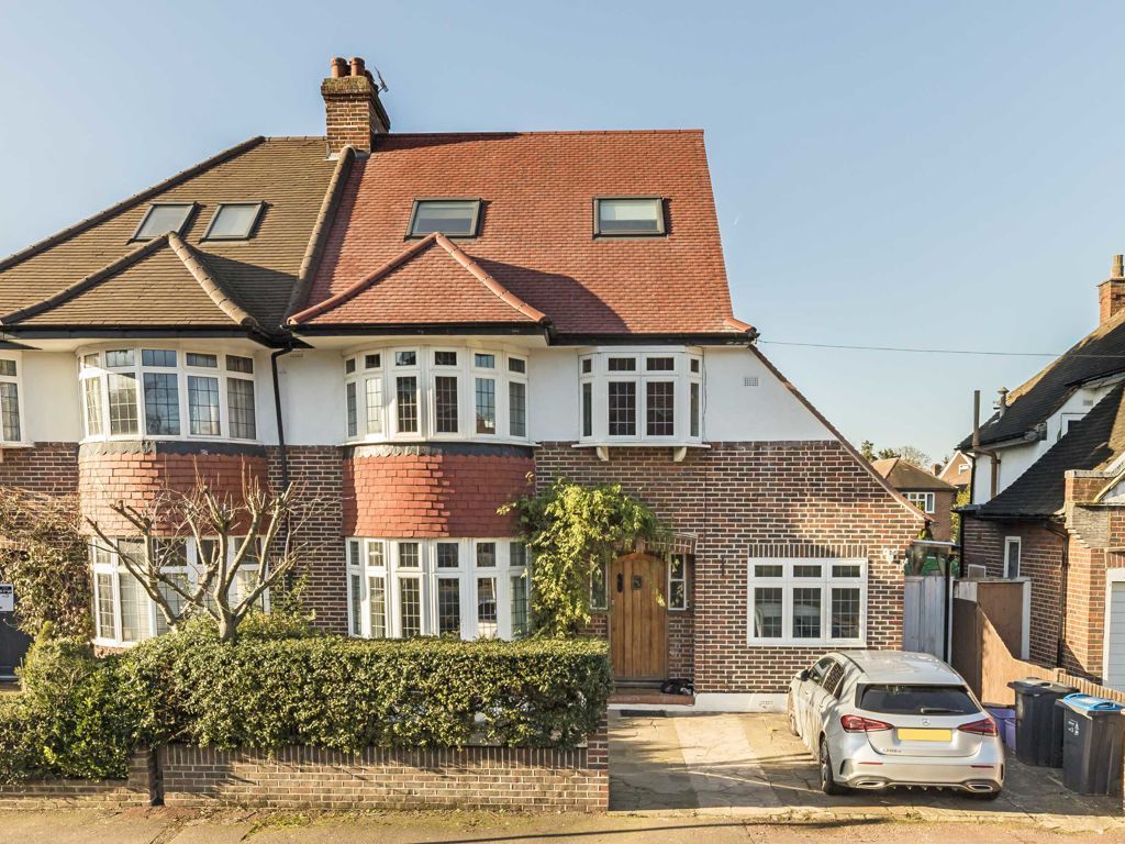 4 bed property to rent in Holland Avenue, London SW20, £4,250 pcm Zoopla