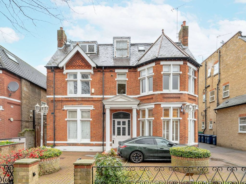 2 bed flat for sale in Hamilton Road, Ealing, London W5, £650,000 Zoopla