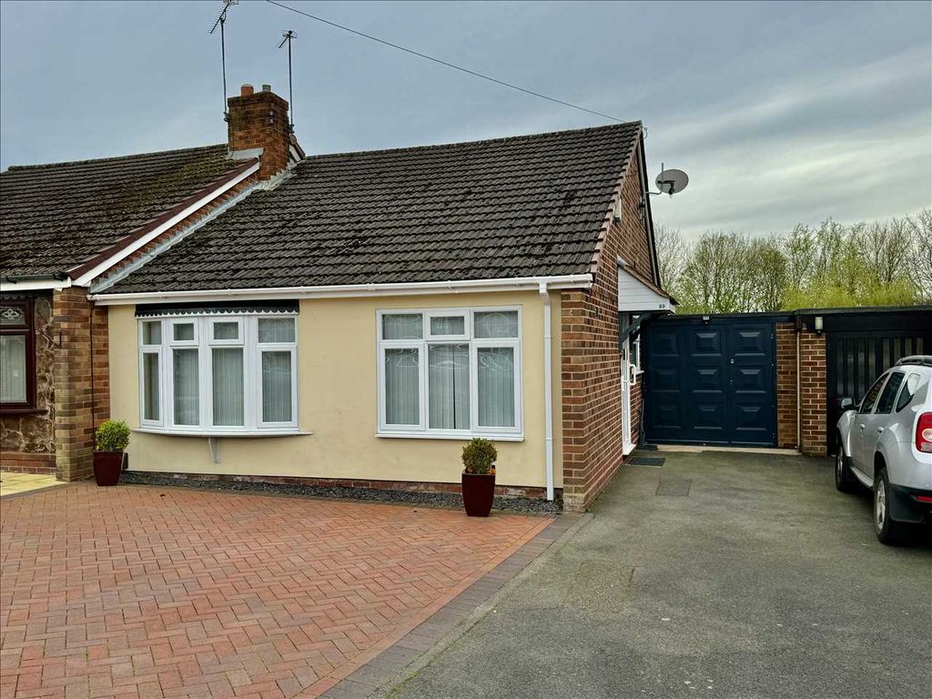 2 bed bungalow for sale in Johnson Avenue, Wednesfield, Wolverhampton WV11, £272,500 Zoopla