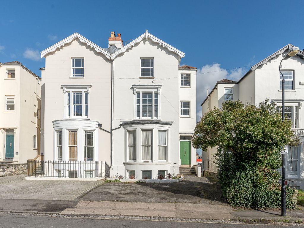 2 bed flat for sale in Hampton Park, Redland, Bristol BS6, £325,000