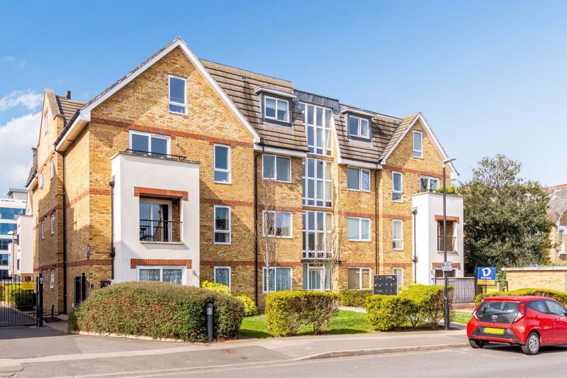 2 bed flat for sale in Covill House, Hatherley Road, Sidcup DA14, £