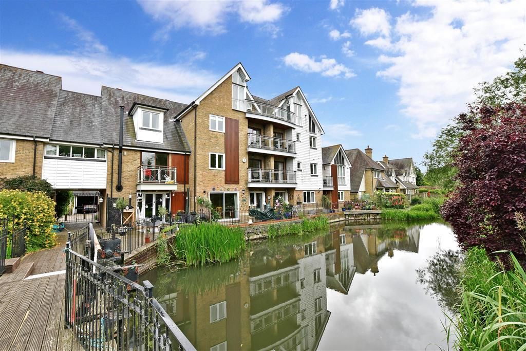 2 bed flat for sale in The Street, Horton Kirby, Dartford, Kent DA4