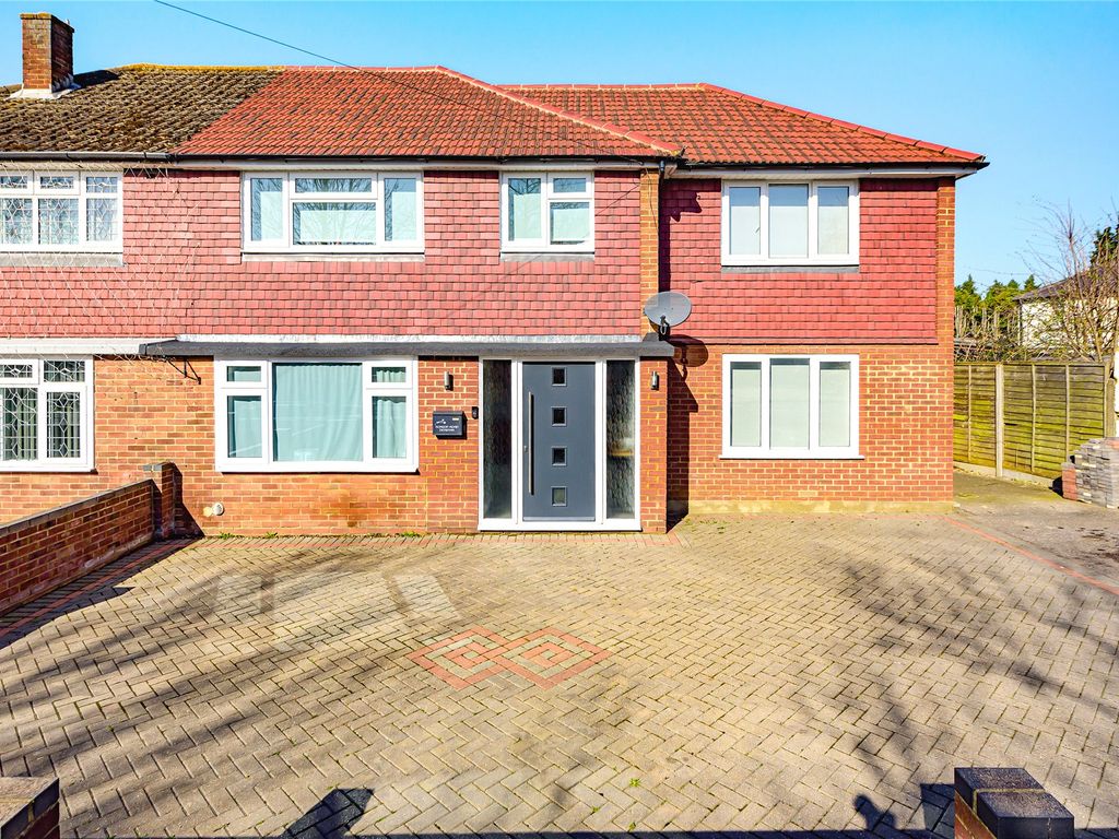 5 bed semidetached house for sale in Stanwell Moor, Staines, Surrey