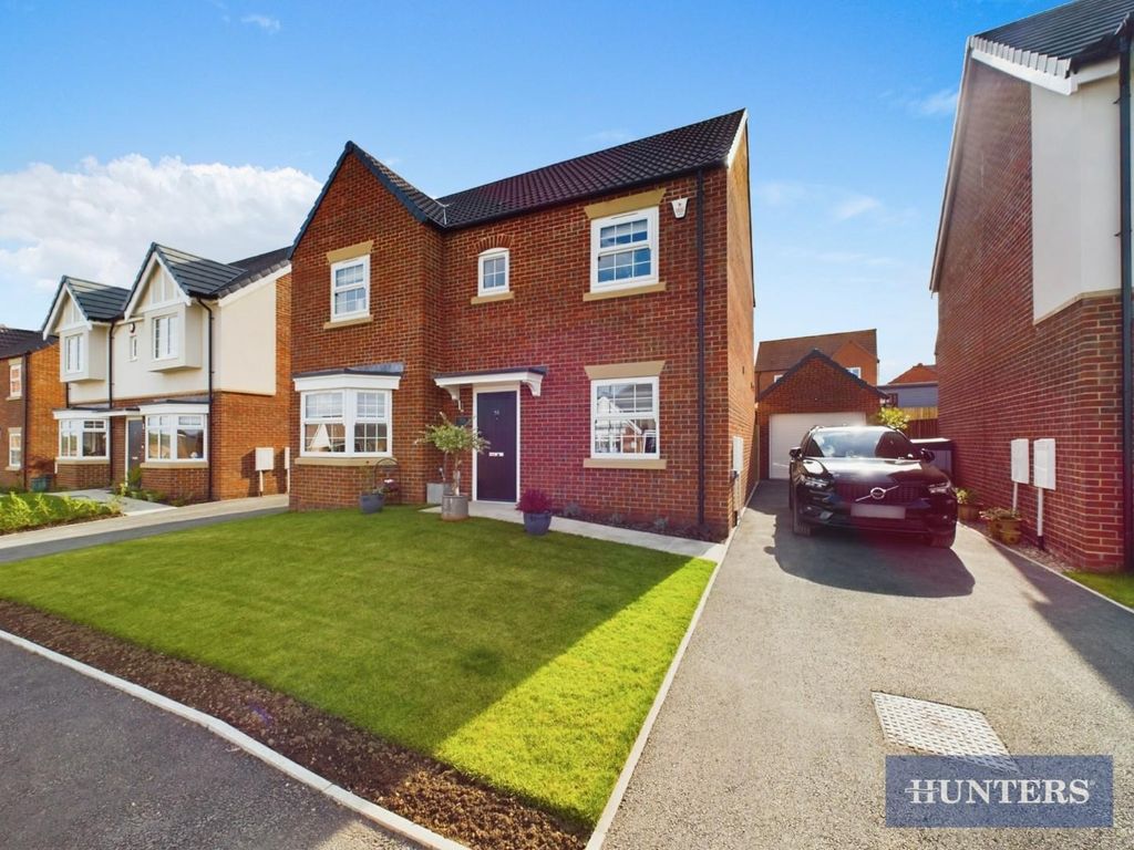 4 bed detached house for sale in Mill Meadows Lane, Filey YO14, £