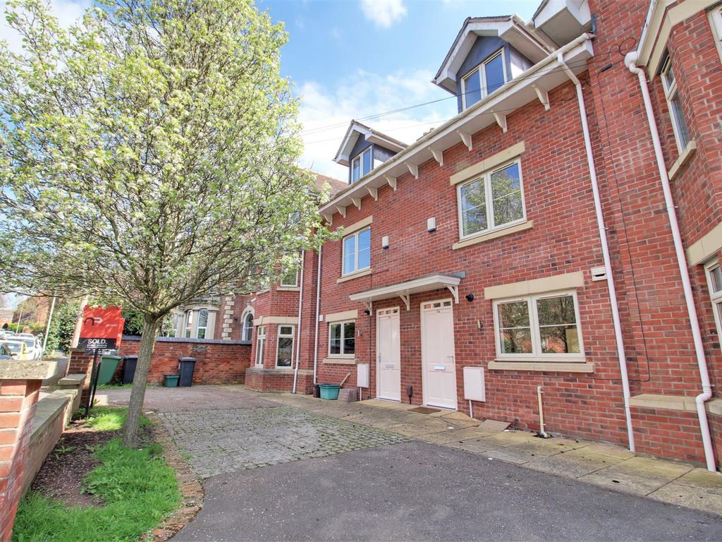 4 bed terraced house for sale in Alexandra Road, Gloucester GL1 Zoopla