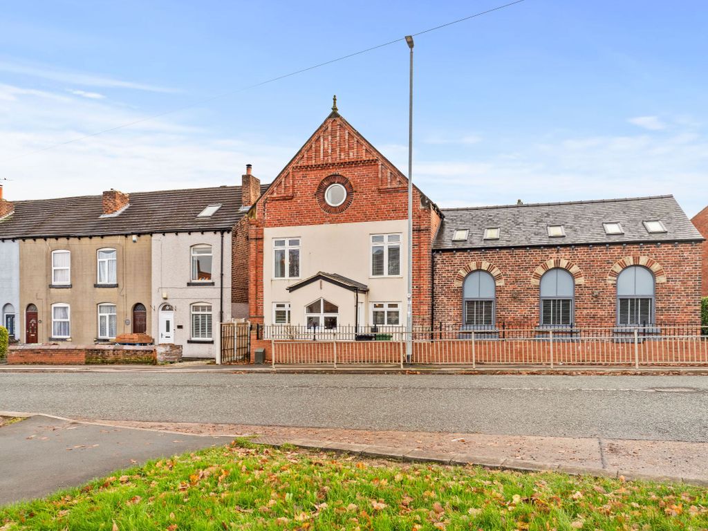 1 bed town house for sale in Church House, Barwick Road, Leeds LS15, £