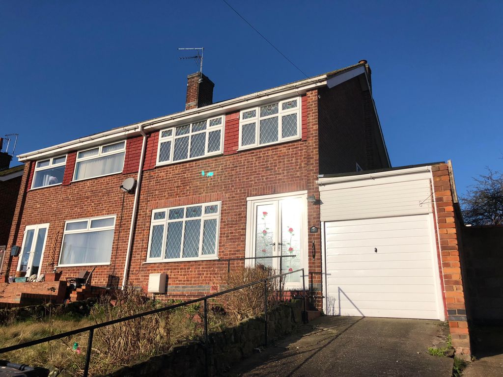 3 bed semidetached house to rent in Platt Street, Pinxton, Nottingham