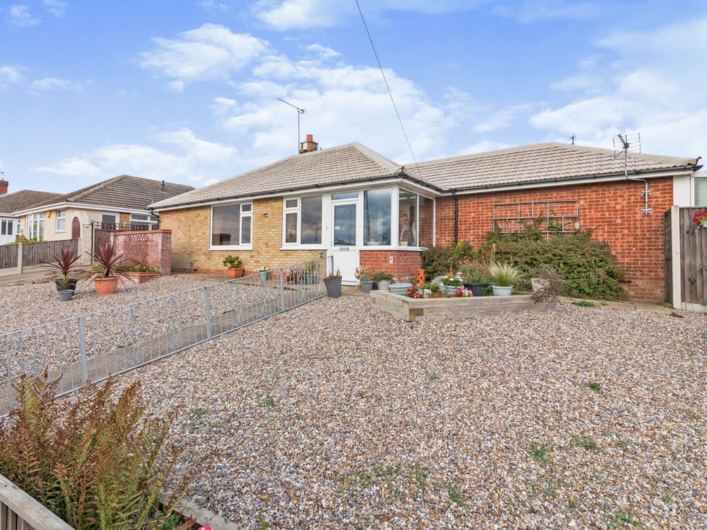 2 bed detached bungalow for sale in Claydon Drive, Lowestoft NR32 Zoopla