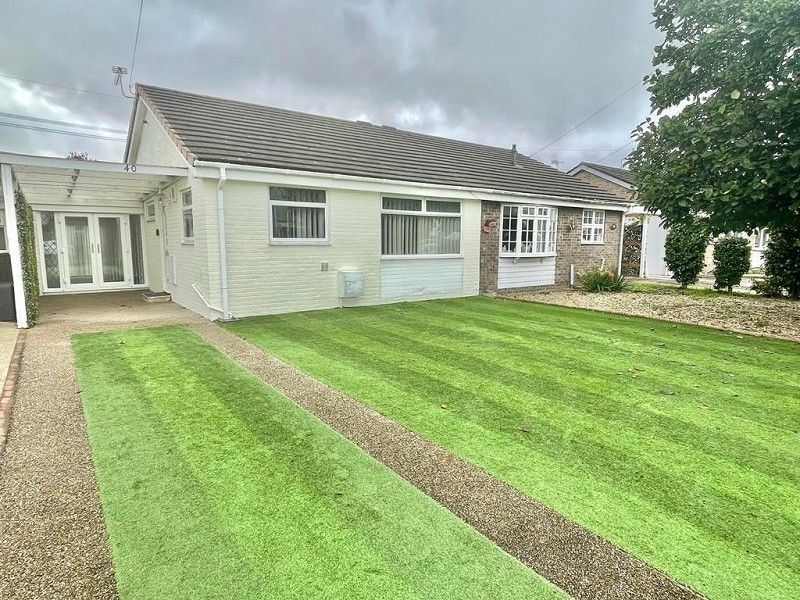 2 bed semidetached bungalow for sale in Blackbird Road, Caldicot, Mon