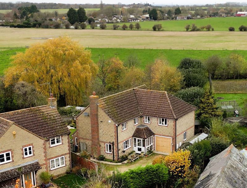 4 bed detached house for sale in Wootton Village, Boars Hill, Oxford OX1, £700,000 Zoopla