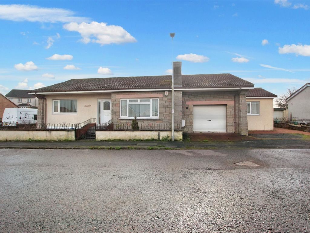 5 bed property for sale in Strath Nairn, Law, Carluke ML8, £220,000