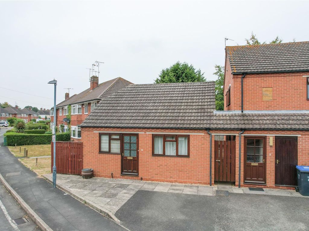 1 bed detached bungalow for sale in Lodge Road, StratfordUponAvon