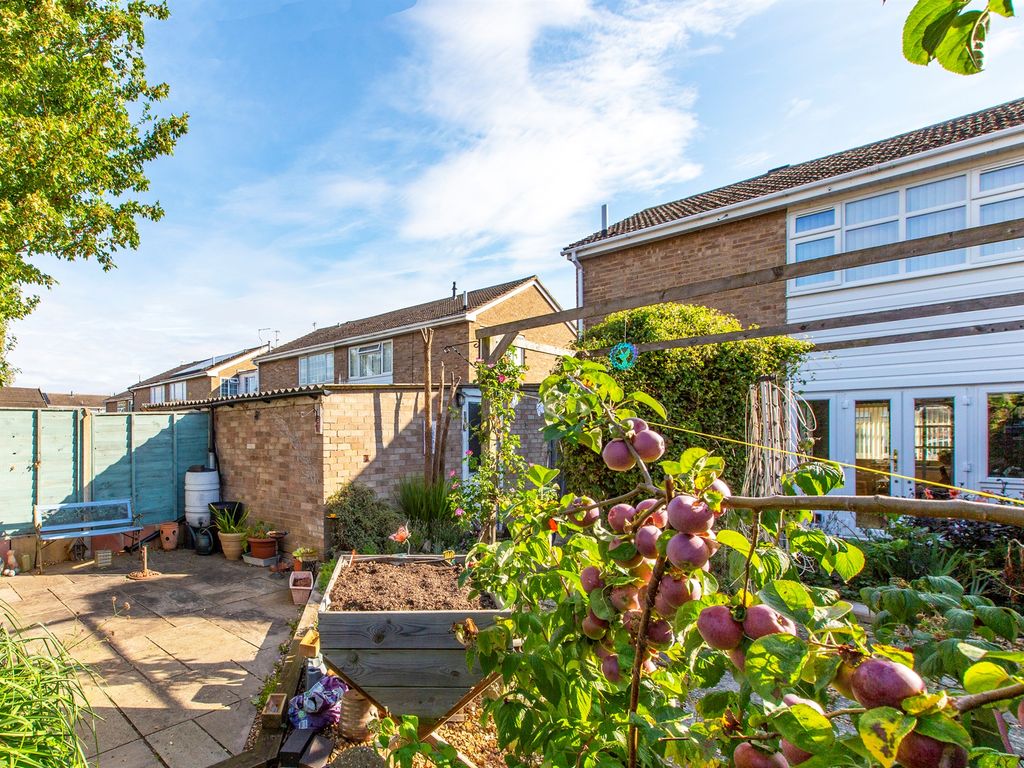 3 bed semidetached house for sale in Road, Eynesbury, St